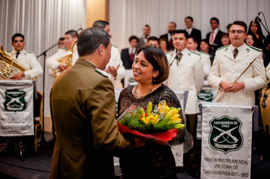 Luis Layseca cantó junto a la Orquesta de Carabineros, el Coro de la Iglesia SUD de la Región Concepción y la soprano Natalia Vilchez. | Niko Serey, El Faro Mormón.